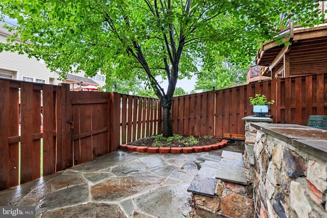 21122 ANGELA SQ, Sterling, VA 20166