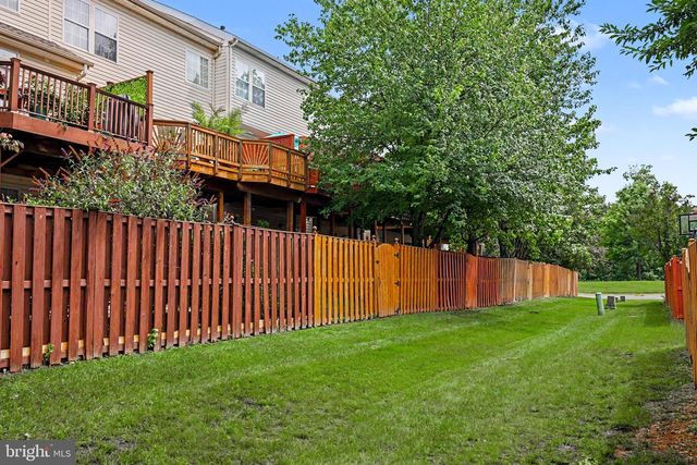 21122 ANGELA SQ, Sterling, VA 20166