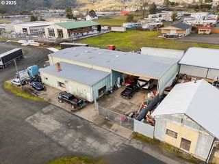 1880 Ne Stephens St, Roseburg, OR 97470