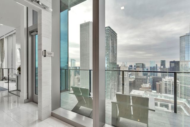 363 E Wacker Drive 1402, Chicago, IL 60601