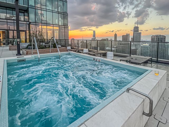 363 E Wacker Drive 1402, Chicago, IL 60601