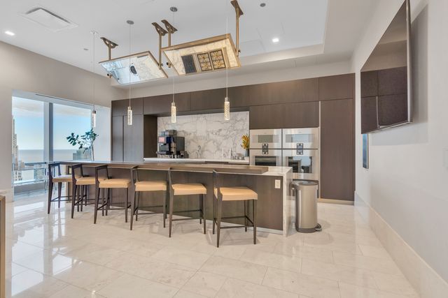 363 E Wacker Drive 1402, Chicago, IL 60601