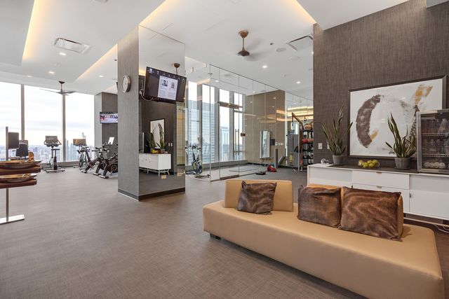 363 E Wacker Drive 1402, Chicago, IL 60601