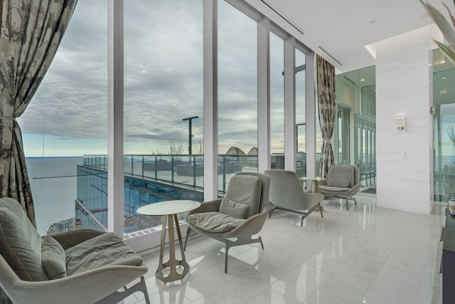 363 E Wacker Drive 1402, Chicago, IL 60601