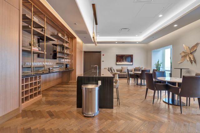 363 E Wacker Drive 1402, Chicago, IL 60601