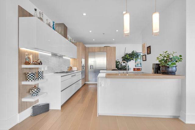 363 E Wacker Drive 1402, Chicago, IL 60601