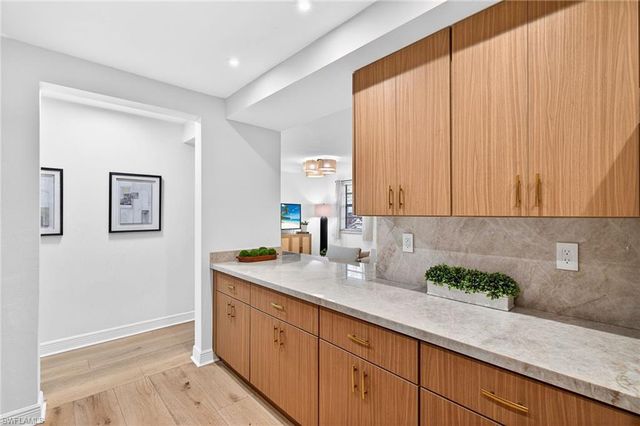 1275 8TH AVE N, Naples, FL 34102