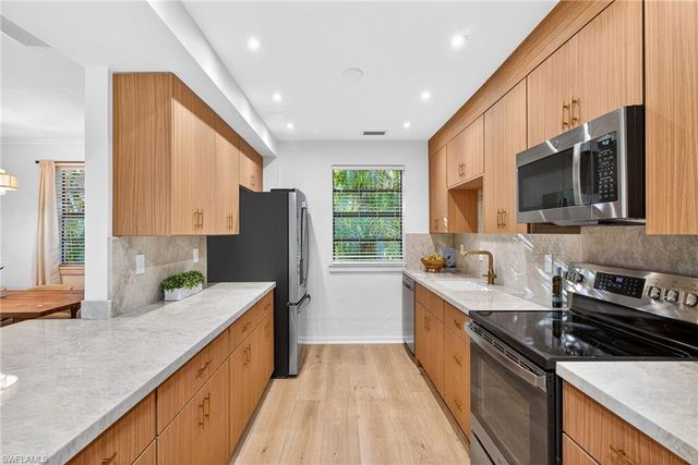 1275 8TH AVE N, Naples, FL 34102