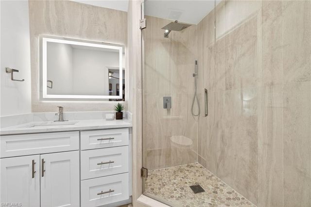 1275 8TH AVE N, Naples, FL 34102