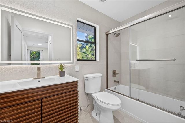 1275 8TH AVE N, Naples, FL 34102