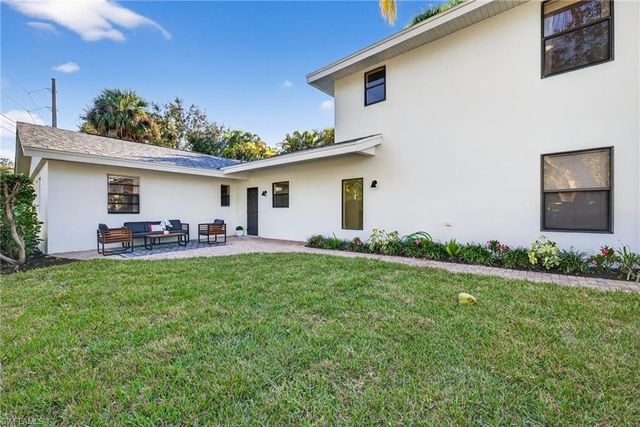 1275 8TH AVE N, Naples, FL 34102