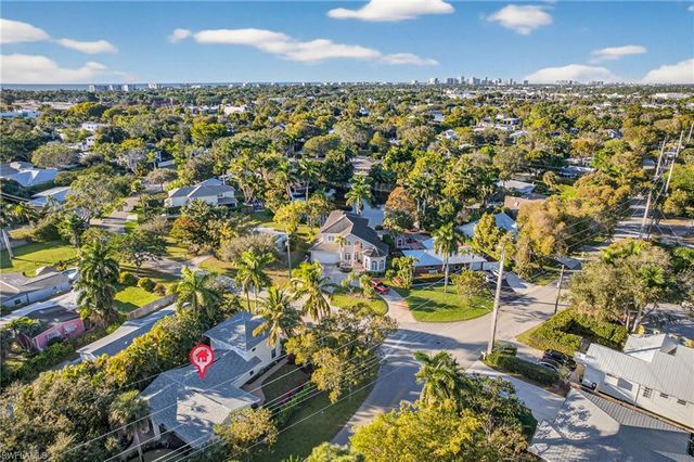 1275 8TH AVE N, Naples, FL 34102