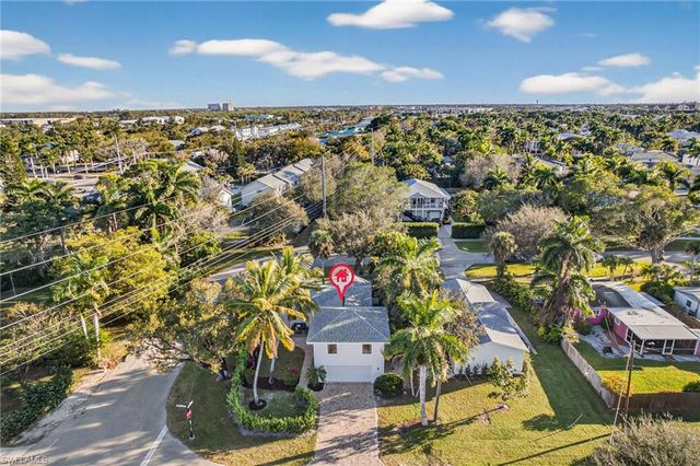 1275 8TH AVE N, Naples, FL 34102