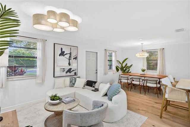 1275 8TH AVE N, Naples, FL 34102