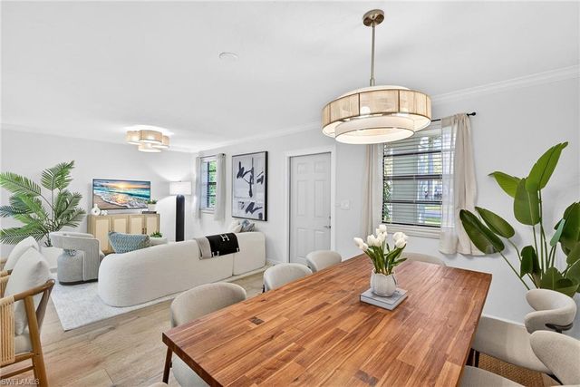 1275 8TH AVE N, Naples, FL 34102