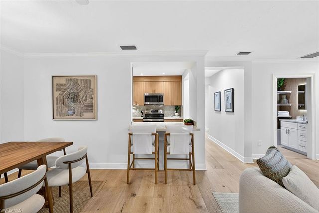 1275 8TH AVE N, Naples, FL 34102