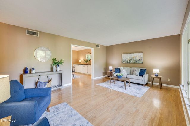 400 Old Castle Road, Kingsport, TN 37660