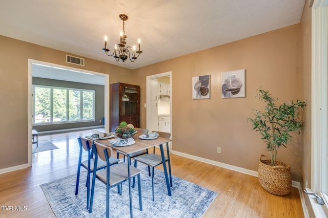 400 Old Castle Road, Kingsport, TN 37660