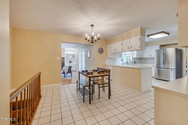 400 Old Castle Road, Kingsport, TN 37660