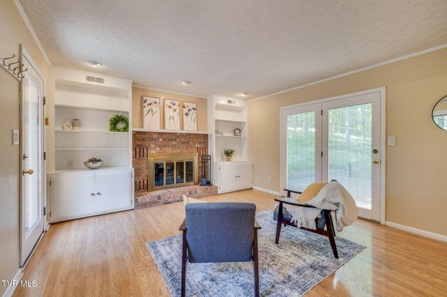 400 Old Castle Road, Kingsport, TN 37660