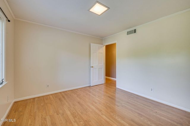 400 Old Castle Road, Kingsport, TN 37660