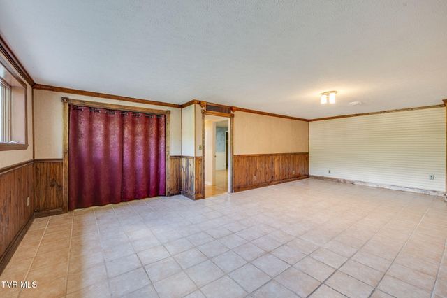 400 Old Castle Road, Kingsport, TN 37660
