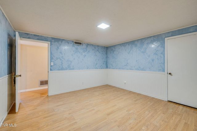 400 Old Castle Road, Kingsport, TN 37660
