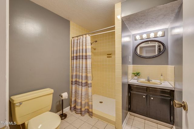 400 Old Castle Road, Kingsport, TN 37660