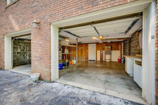 400 Old Castle Road, Kingsport, TN 37660