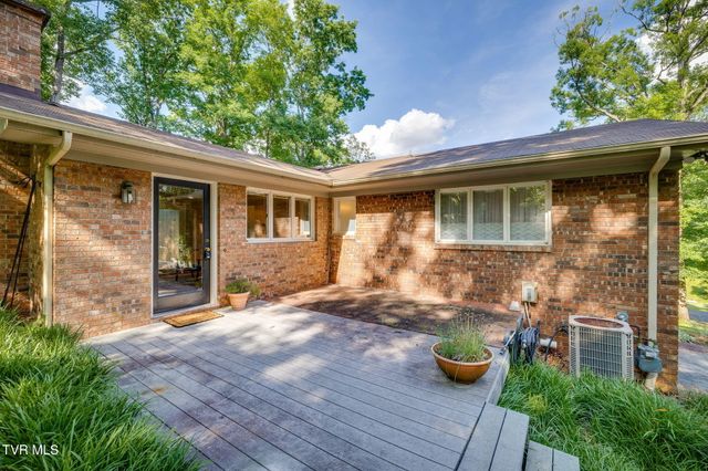 400 Old Castle Road, Kingsport, TN 37660