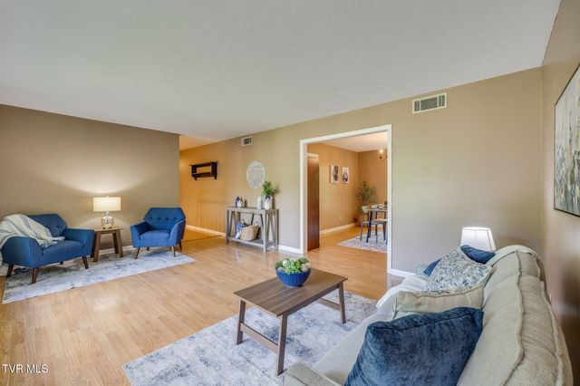 400 Old Castle Road, Kingsport, TN 37660