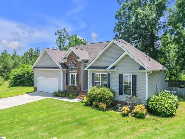 8 Manor Court, Simpsonville, SC 29681