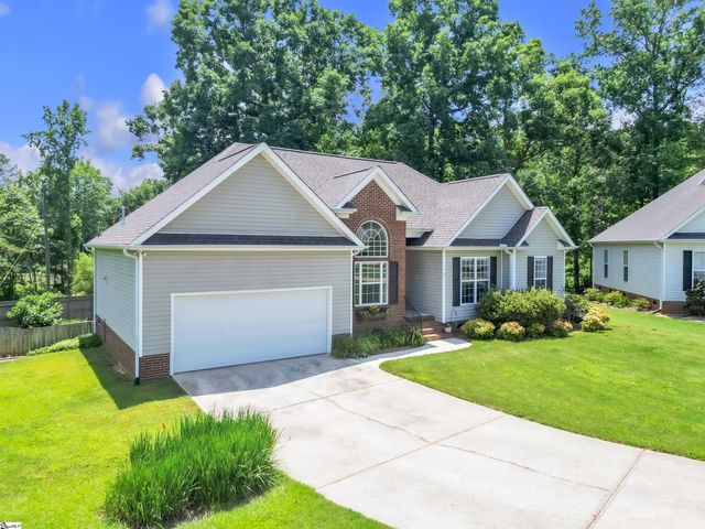 8 Manor Court, Simpsonville, SC 29681