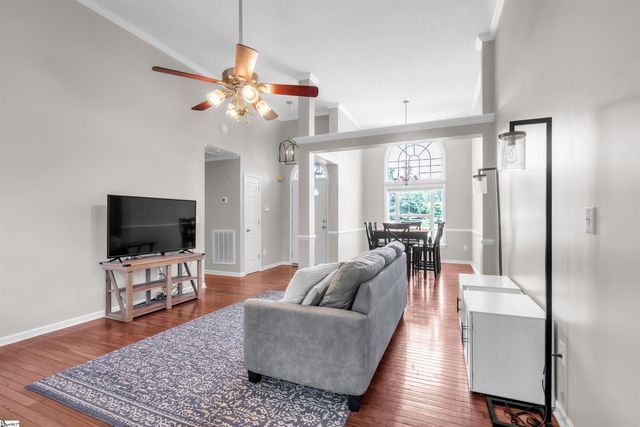 8 Manor Court, Simpsonville, SC 29681