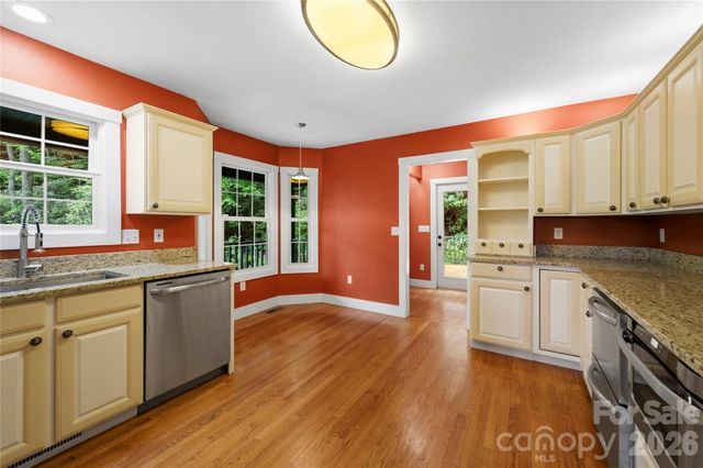 236 Holland Drive, Black Mountain, NC 28711