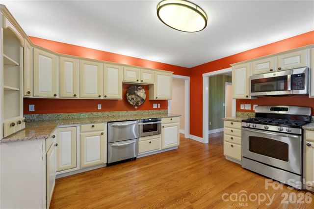 236 Holland Drive, Black Mountain, NC 28711