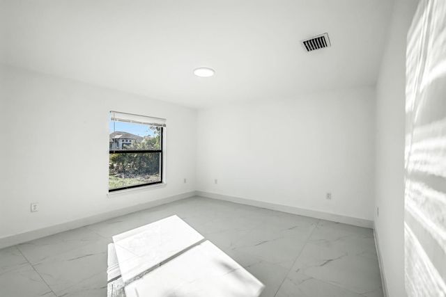 2618 Queen Drive, Lehigh Acres, FL 33971