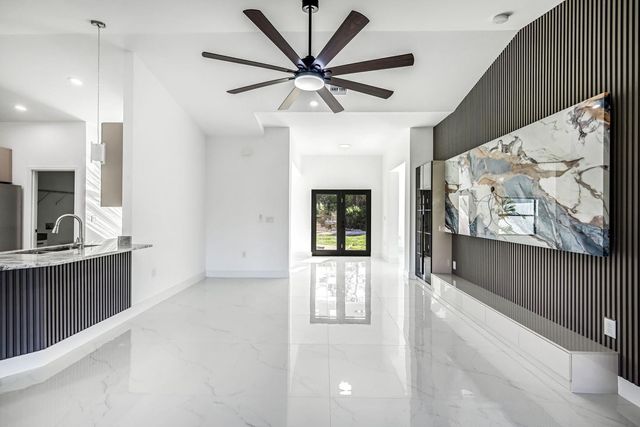 2618 Queen Drive, Lehigh Acres, FL 33971