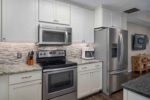 2412 W Azalea Road, Nixa, MO 65714