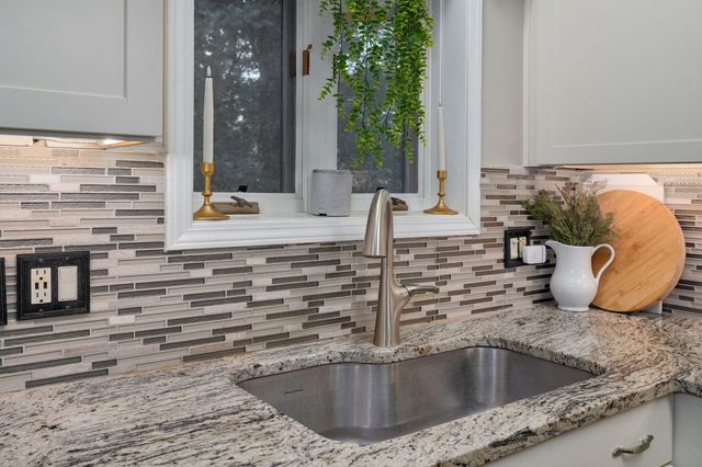 2412 W Azalea Road, Nixa, MO 65714