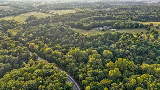 2412 W Azalea Road, Nixa, MO 65714