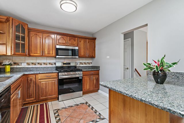 4403 Maple Court, Rolling Meadows, IL 60008