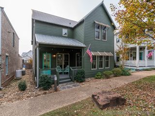 13 Redbud Street, Carlton Landing, OK 74432