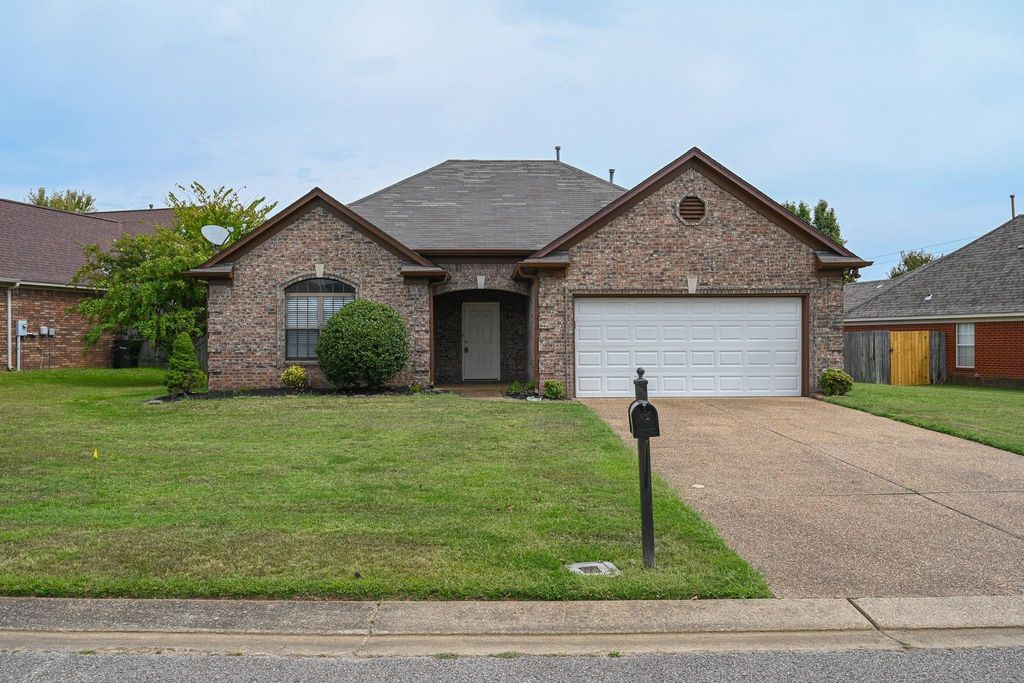 30 MOSSY SPRINGS CV, Oakland, TN 38060