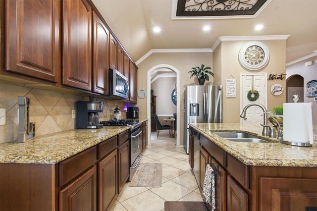 377 Verano DR, Kyle, TX 78640