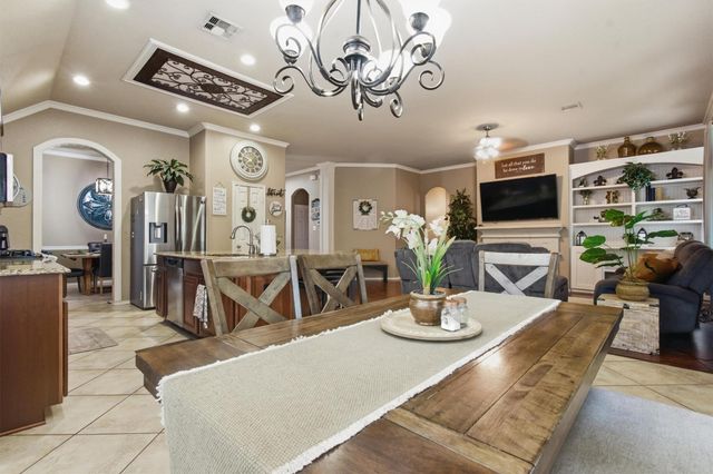 377 Verano DR, Kyle, TX 78640