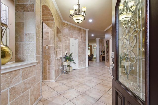 377 Verano DR, Kyle, TX 78640
