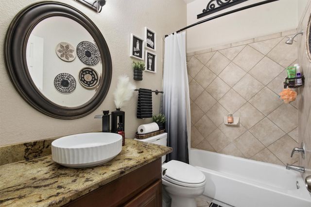 377 Verano DR, Kyle, TX 78640