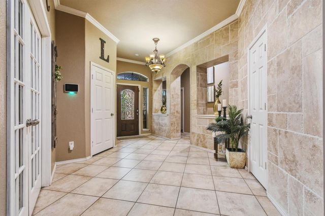 377 Verano DR, Kyle, TX 78640
