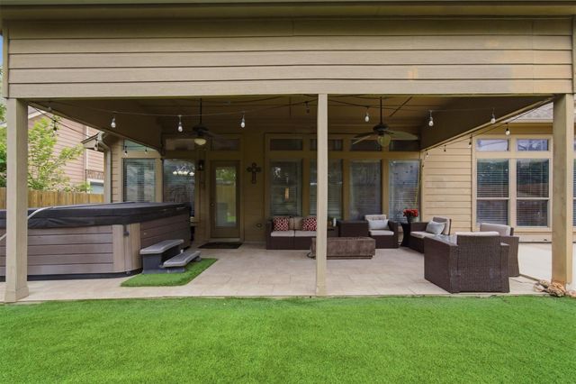 377 Verano DR, Kyle, TX 78640